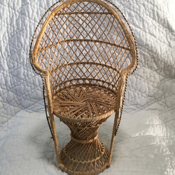 Vintage Look Wicker Rattan Miniature Peacock Chair - Picture 6 of 12